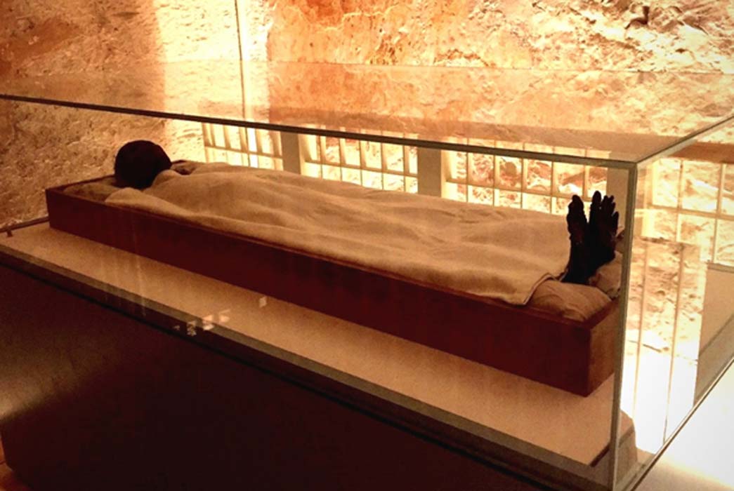 Of all the pharaohs of ancient Egypt who yearned to rest for an eternity in their sepulchers in the Valley of the Kings, only Tutankhamun has had his wish fulfilled. Here, his mortal remains rest within a climate-controlled glass case in the Antechamber.