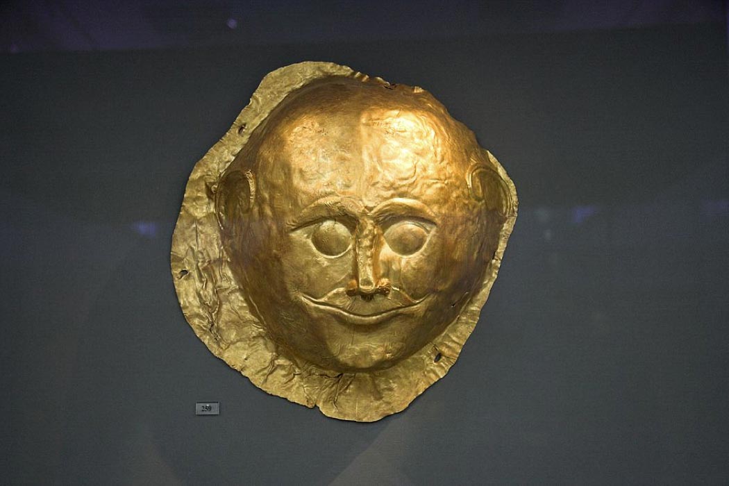 Another golden Mycenaean death Mask (1650 BC) Discovered by Heinrich Schliemann. National Archaeological Museum, Athens (CC BY-SA 3.0)