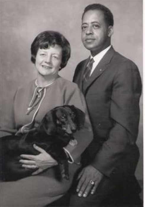 Betty and Barney Hill with their dog, Delsey, who claimed they were abducted by extraterrestrials in the State of New Hampshire. (Public Domain)