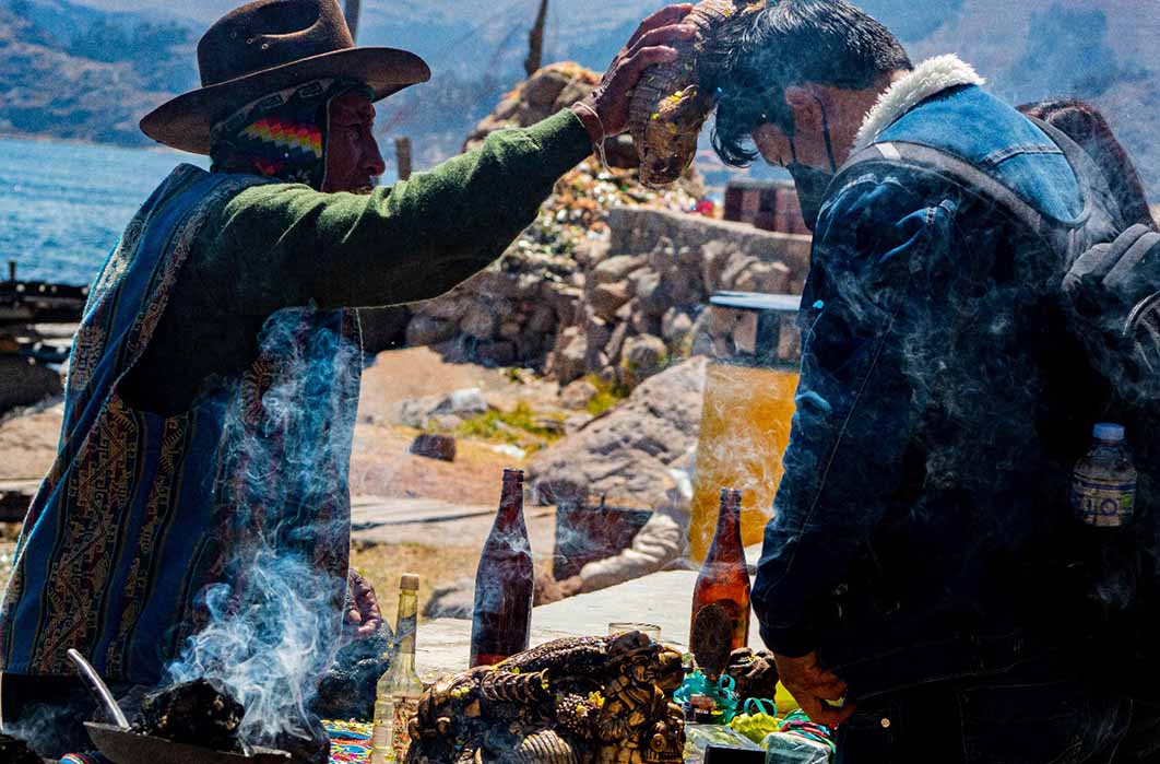 Bolivian shamanic ritual (Adobe Stock/ Fabiana)