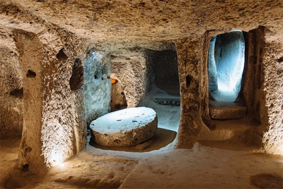 Derinkuyu underground city in Cappadocia, Turkey (ninelutsk/Adobe Stock)