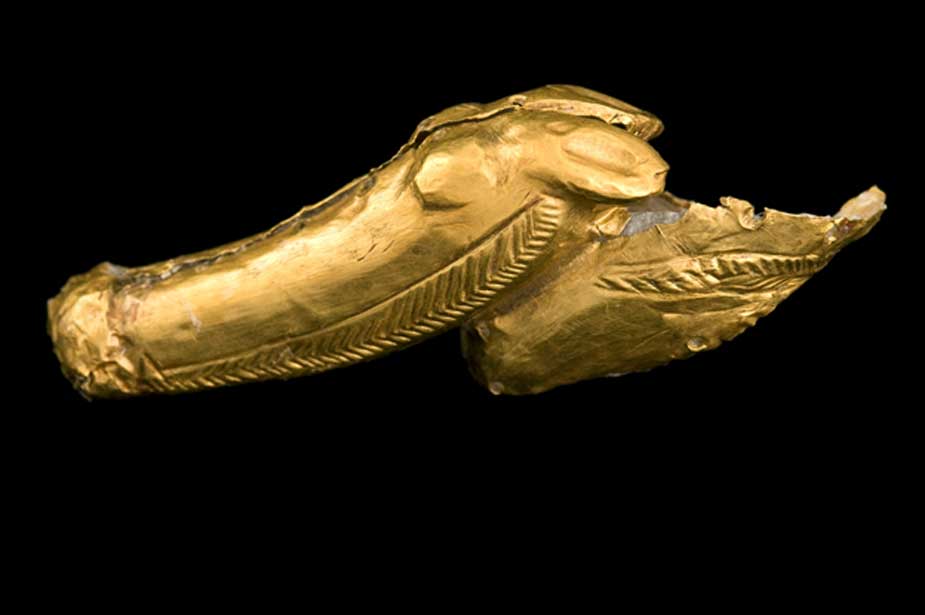Fragment of gold foil figure (CC Department of UP Arts, University of Pretoria)