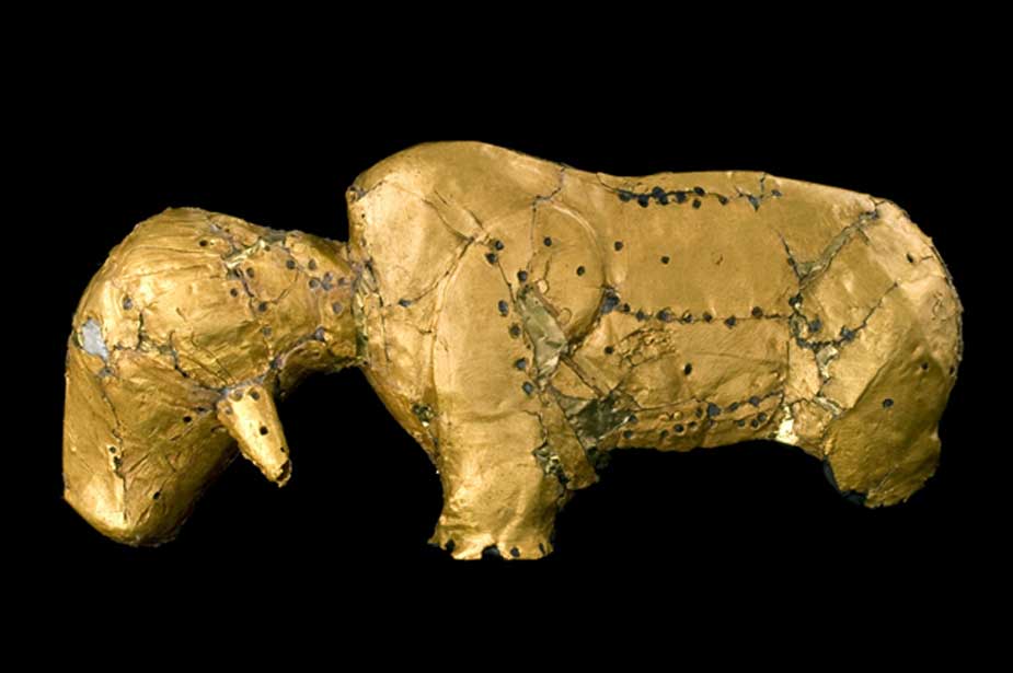 Gold bovine figurine from the Mapungubwe Collection (CC Department of UP Arts, University of Pretoria)