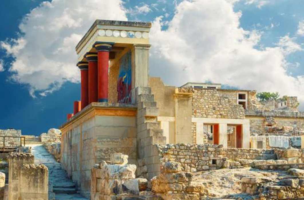Another viewpoint of the Knossos palace at Heraklion, Crete, which is part of the extensive Knossos Palace ruins that are full of details relating to the great Minoan civilization of the Aegean Sea. ( vladimircaribb / Adobe Stock)