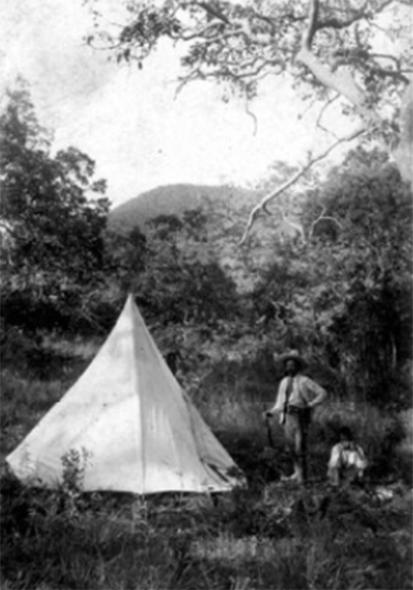 A picture of Niven’s camp in the ruins of Omitlán, about 1897 Mediateca INAH