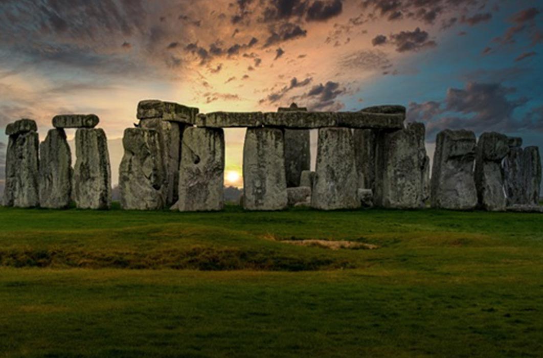 Stonehenge sunset (Terry/ Adobe Stock)