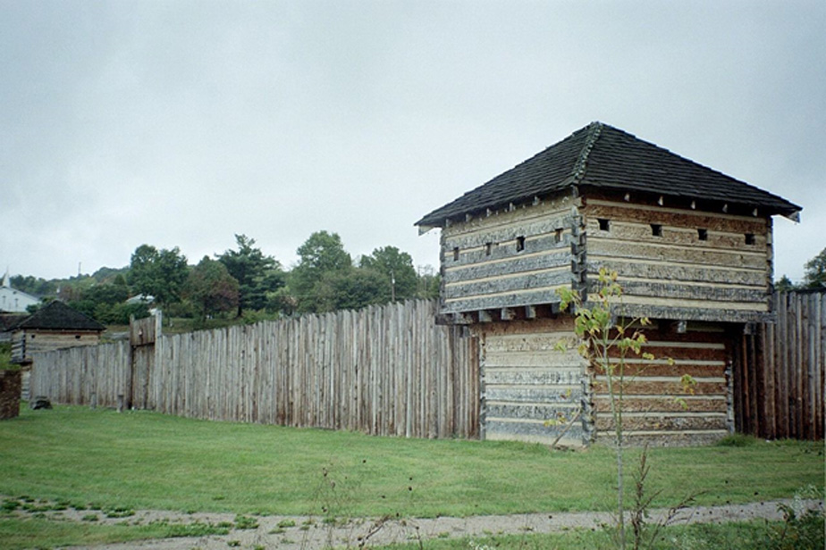 Replica of Fort Randolph, where Cornstalk was murdered. (Kevin Myers/CC BY-SA 3.0)