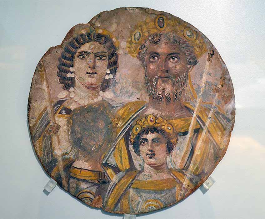 The Severan Tondo, c. 199, Severus, Julia Domna, Caracalla and Geta, whose face is erased. Antikensammlung Berlin. (Public Domain)