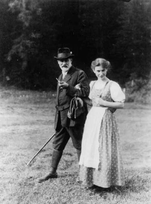 Sigmund and his daughter Anna Freud. United States Library of Congress's Prints and Photographs division (Public Domain)
