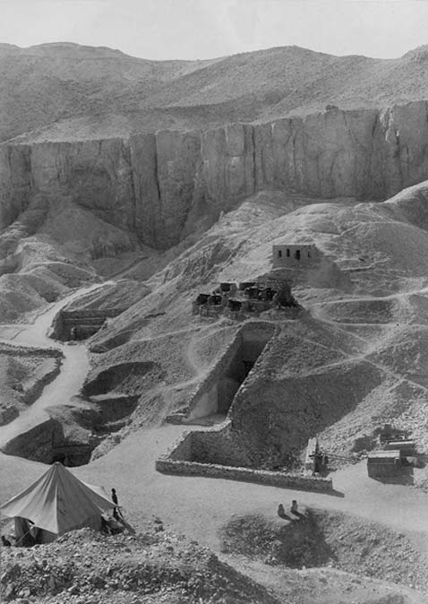 The entrance to KV62, the tomb of Tutankhamun (Bottom right) in the Valley of the Kings – that lay undisturbed beneath debris from the tomb of Ramesses VI (Twentieth Dynasty) over which ancient workmen’s huts were built. (Public Domain)