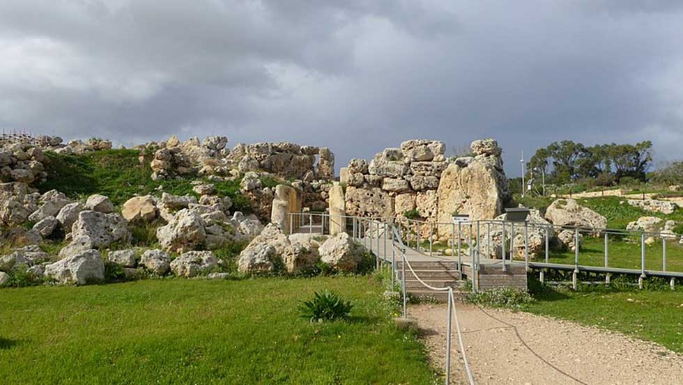 The entrance to the northern Ġgantija temple in Gozo. The megalithic ceremonial temples were centers of fertility rites. (CC BY-SA 4.0)