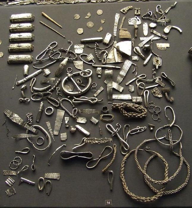 A selection of Viking silver from the Cuerdale hoard in the British Museum. Buried in around 905, found in 1840. (CC BY-SA 3.0)