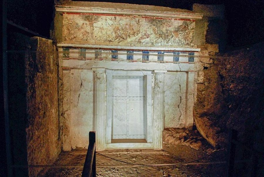 The façade of Tomb II at Vergina. (CC BY-SA 2.0)