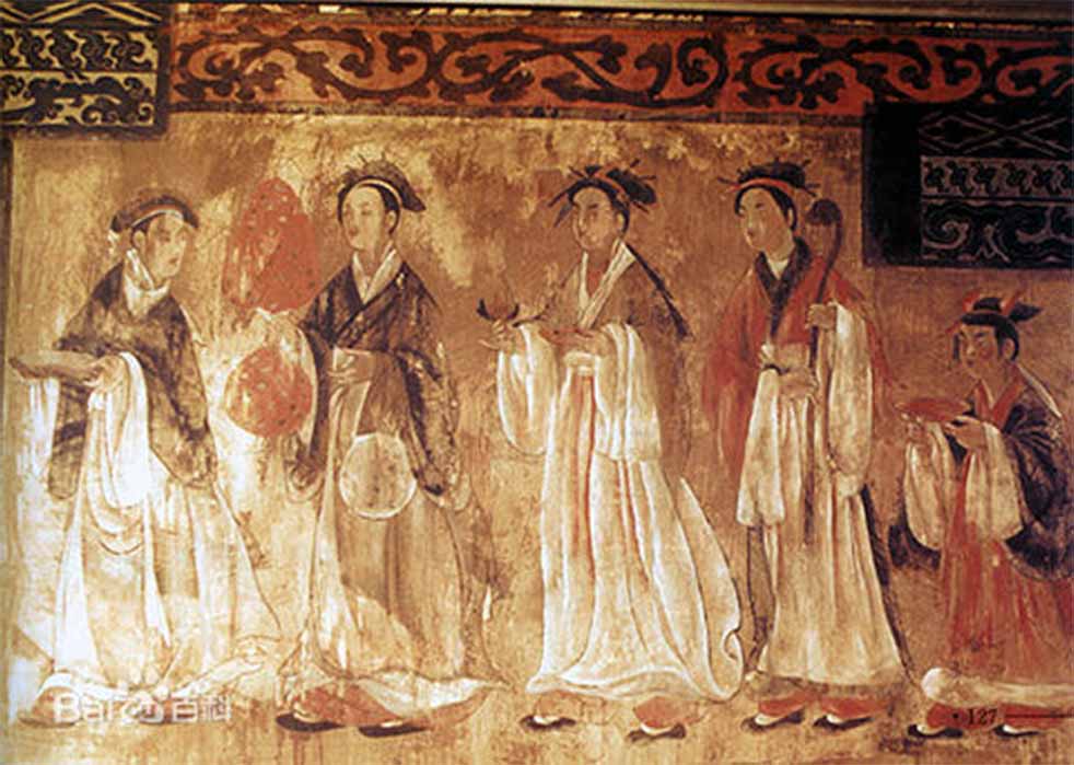 A mural showing women dressed in traditional Hanfu silk robes, from the Dahuting Tomb of the late Eastern Han Dynasty (25–220 AD), located in Zhengzhou, Henan province, China (Public Domain)