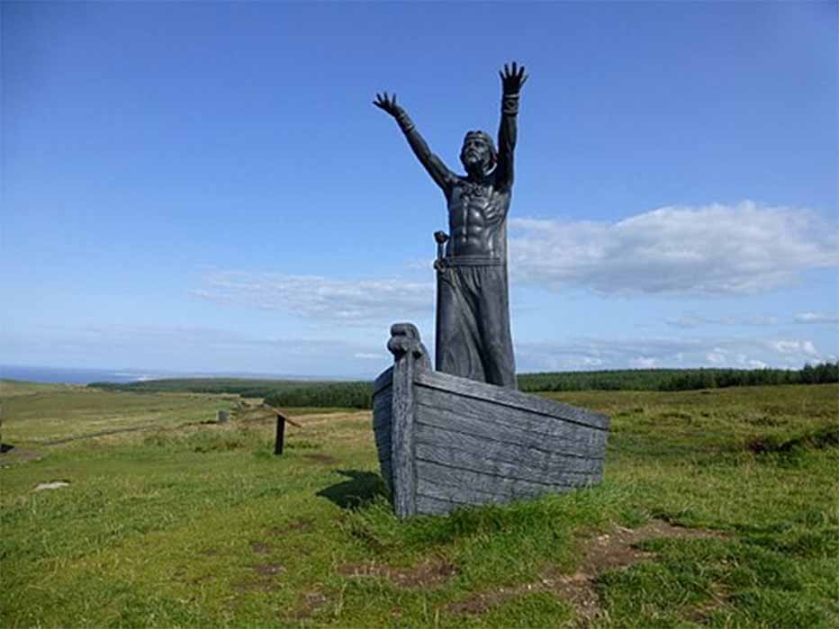 Manannán mac Lir sculpture by John Sutton at Gortmore, Magilligan, County Derry, Ireland. (Kenneth Allen / CC BY-SA 2.0)