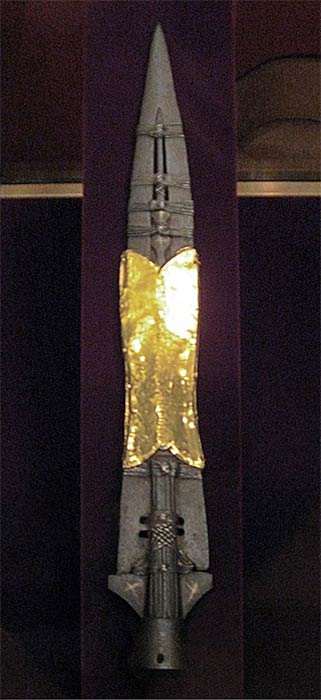 The Holy Lance, displayed in the Imperial Treasury at the Hofburg Palace in Vienna, Austria (Gryffindor/ CC BY-SA 3.0)