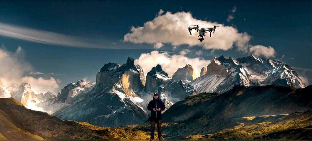 Jono Adams, wildlife photographer and aerial videographer in North American landscape flying a drone. (Image: © jonoadams.com)