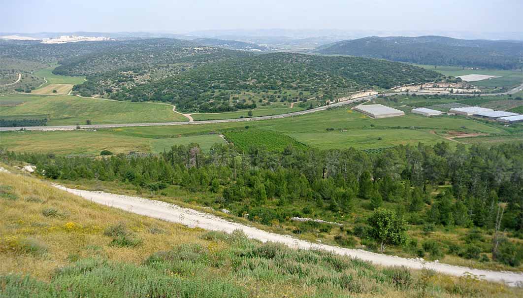 Valley of Elah viewed from the top of Tel Azekah, indicating the strategic location of the city (Wilson44691/CC0)
