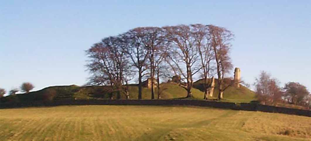 Ruins of Harbottle Castle, where Margaret was born (Image: Glennsmart/ Public Domain)