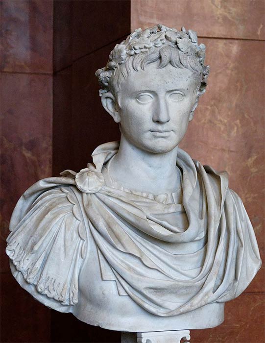 Bust of Augustus, founder of the Roman Empire.  Louvre Museum  (CC BY-SA 2.5)