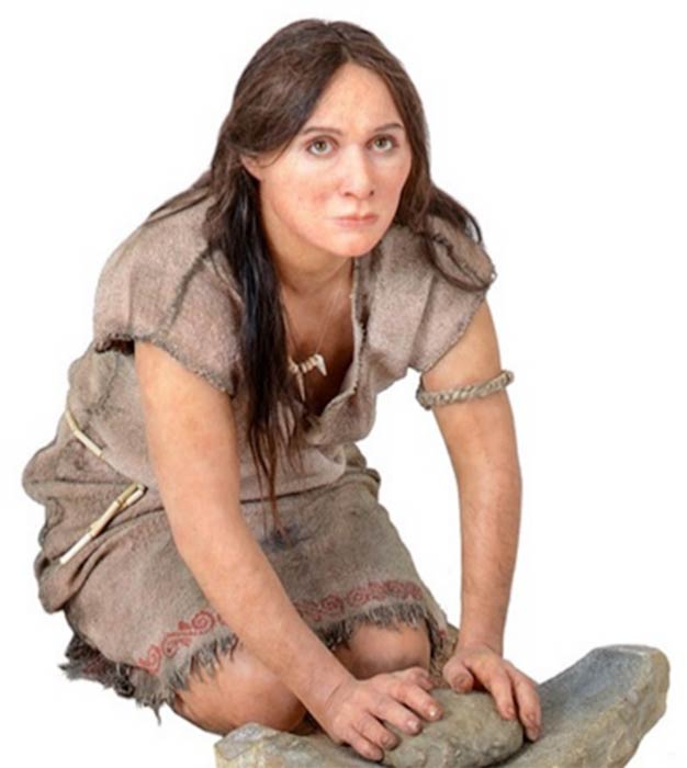 Reconstruction of a Neolithic woman, with a grinding stone (Trento science museum) (CC BY-SA 3.0)