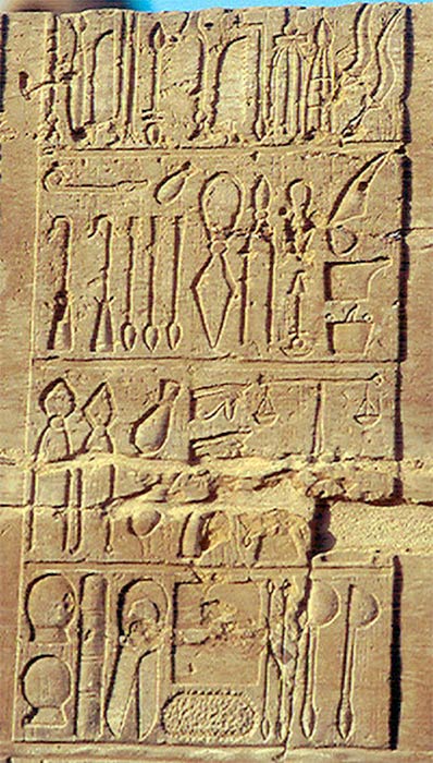 Ancient Egyptian medical instruments depicted in a Ptolemaic period inscription on the Temple of Kom Ombo (Jeff Dahl /CC BY-SA 3.0)