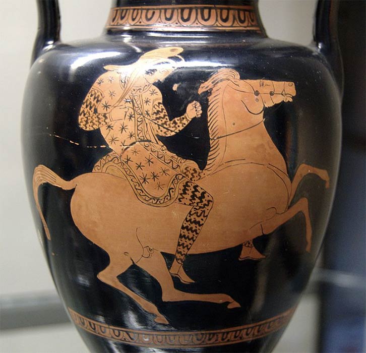 Riding Amazon in Scythian costume, Attic red-figure vase, c. 420 BC, Staatliche Antikensammlungen, Munich (Public Domain)