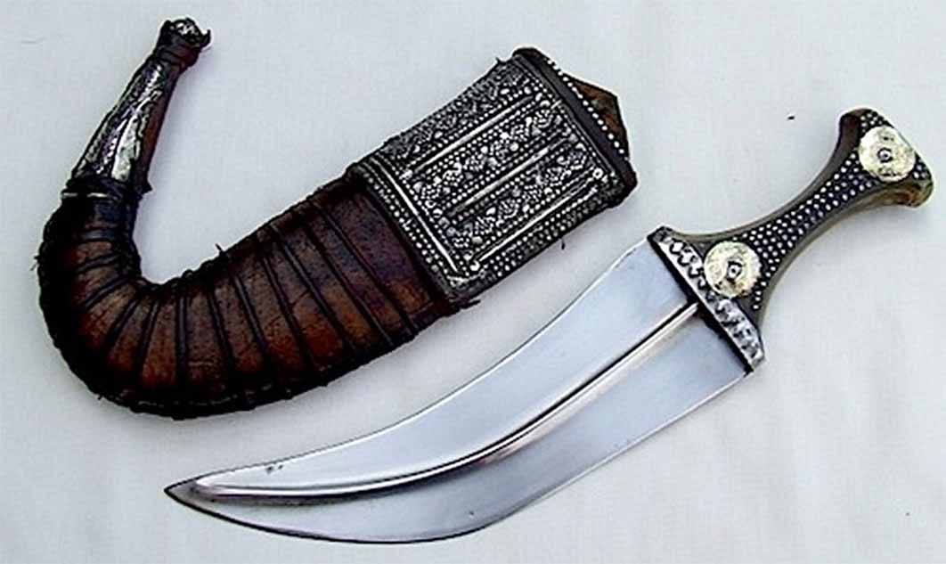 The bent Sicarii Dagger was the preferred weapon of the Sicarii Assassins, having evolved from the wheat scythe. (CC BY-SA 2.0)