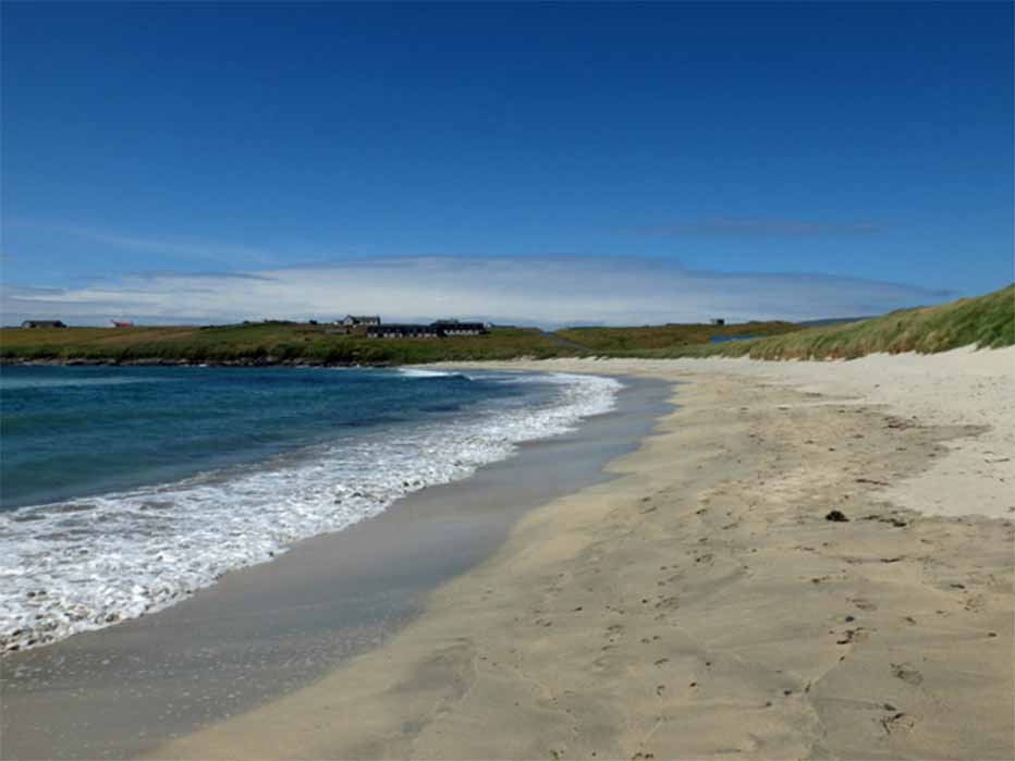 The West Voe beach of Sumburgh is situated alongside the archaeological site of Jarlshof, which includes remains from the Stone Age through to medieval times (CC BY-SA 2.0)