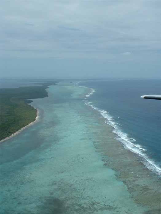 The Belize Barrier Reef, looking north, provided early hunter gatherers with a rich source of seafood. In 1842 Charles Darwin described it as "the most remarkable reef in the West Indies" (CC BY-SA 2.0)