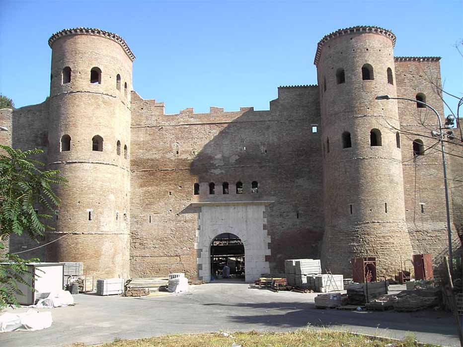 The Porta Asinaria, a gate in the Aurelian Walls in Rome (Public Domain)