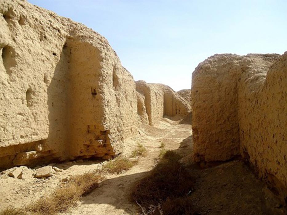 Ruins near the ziggurat of Kish at Tell al-Uhaymir, Mesopotamia, Babel Governorate, Iraq (Osama Shukir Muhammed Amin FRCP(Glasg)/ CC BY-SA 4.0)