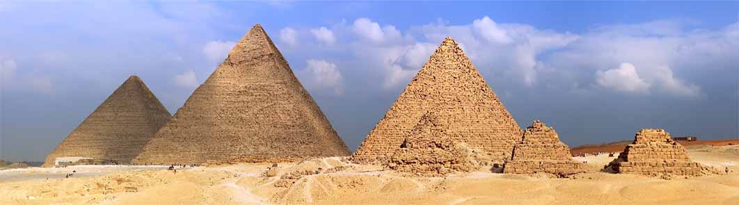 The Egyptian pyramids of the Giza plateau, built circa 2600 BC. ( BRIAN_KINNEY / Adobe Stock)