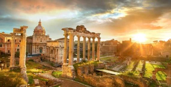 Roman Forum. Ruins of Roman Forum in Rome, Italy during sunrise. (twindesigner / Adobe Stock)