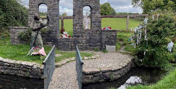 There are two holy wells dedicated to St. Brigid in Kildare. The cloths tied to the trees are “clooties” and are imbued with prayers for healing (Image: Courtesy Elyn Aviva)