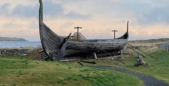 Vikingship on Ungst (Unstphoto/CC BY-SA 4.0)