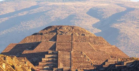 Teotihuacan Pyramid of the Moon with Cerro Gordo behind it (Galyna Andrushko/Adobe Stock)