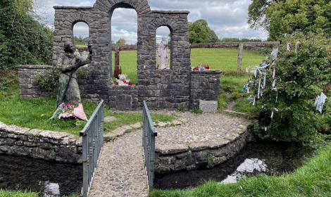 There are two holy wells dedicated to St. Brigid in Kildare. The cloths tied to the trees are “clooties” and are imbued with prayers for healing (Image: Courtesy Elyn Aviva)